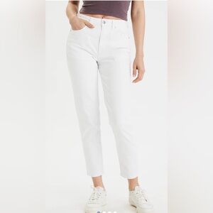 NWT American Eagle White Stretch Denim 5 Pocket Mom Jeans Casual Cotton Blend